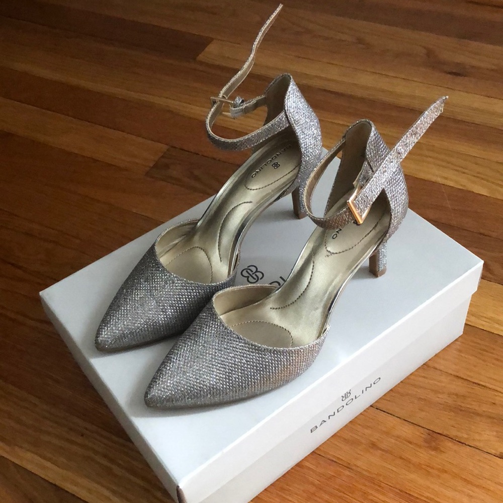 Bandilino gold/silver heels